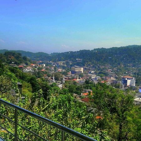 Отель Sky Valley Канди Экстерьер фото
